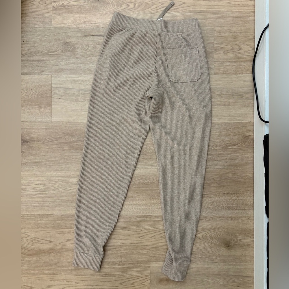 Alo Muse Sweatpants - Picture 4 of 6
